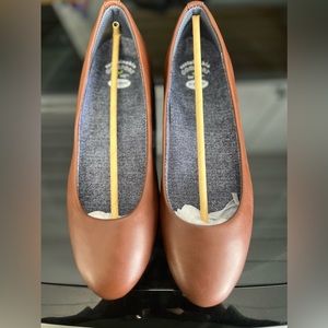 NWT women’s Dr.Scholls flats